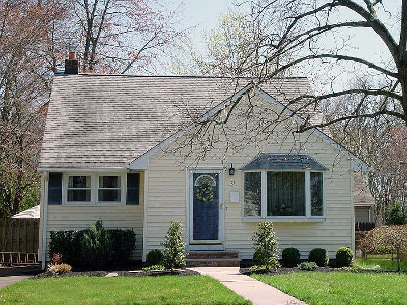 1st image of 34 La Grande Ave