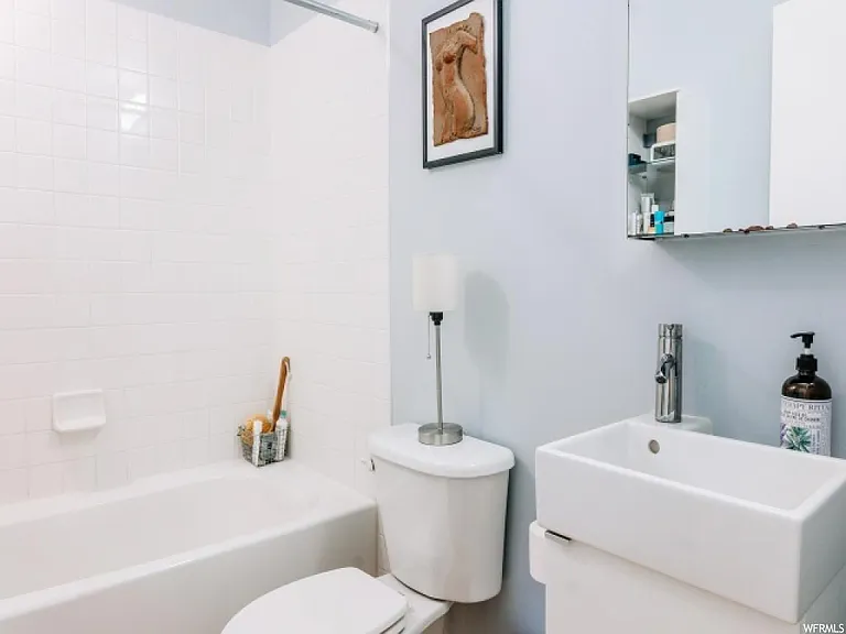 346 W Pierpont Ave #W213 — Photo 5