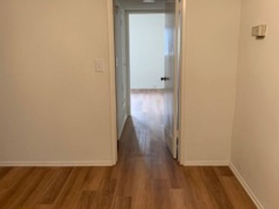 3rd image of 7071 Hawthorn Ave APT 4