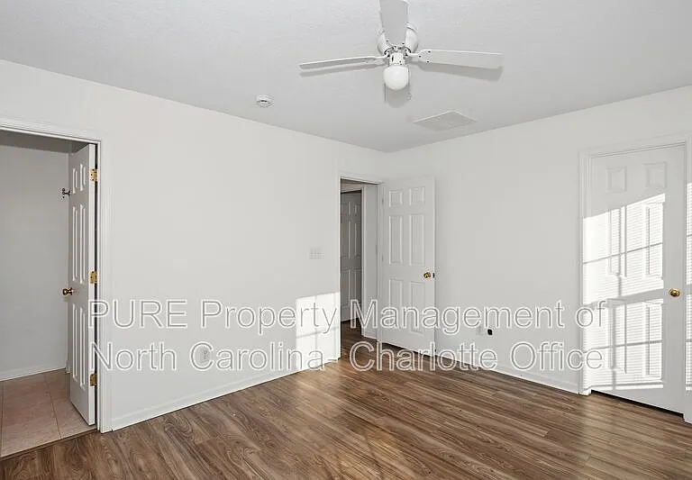 2910 Bridgeville Ln — Photo 14