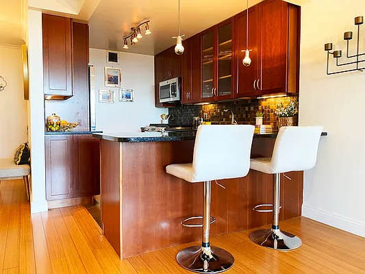 Sold by Hauseit LLC | media 2