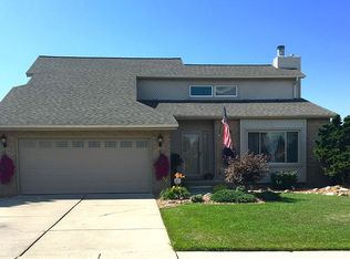 34060 Cherry Hill Ln, Chesterfield, MI 48047