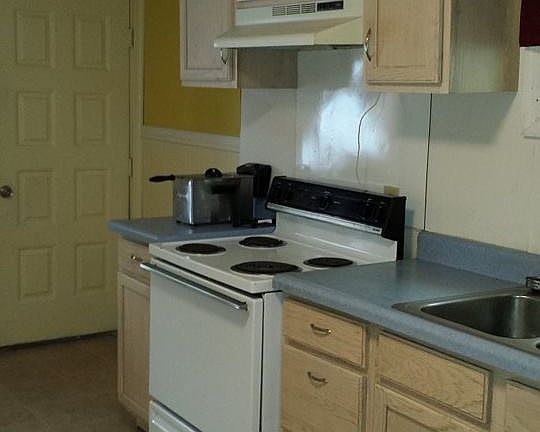 Kitchen - range stays