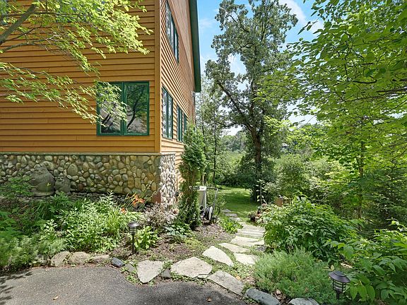 5th image of 502 Shoreline Dr
