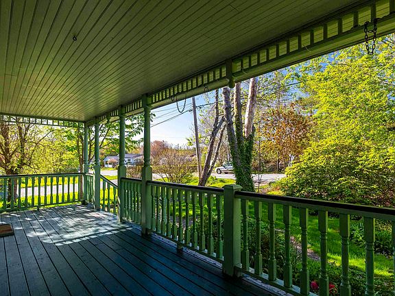 4th image of 11 Maple Grove Ave