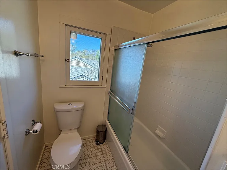 940 Norumbega Dr — Photo 8