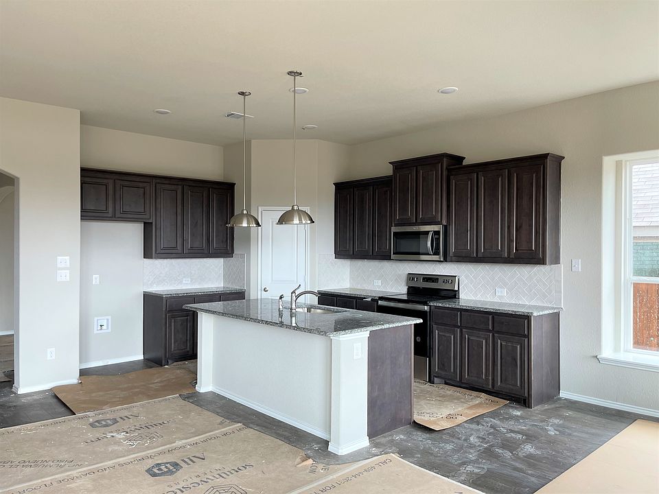 2nd image of 841 Long Iron Dr