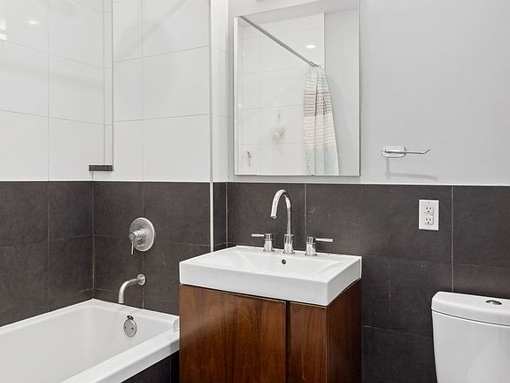 4th image of 38 Meserole St APT 4D