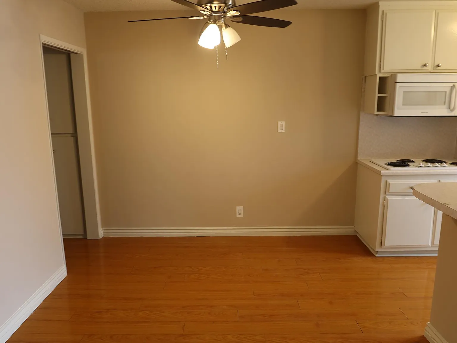 2 bed, 1100 sqft, $2,990 — Photo 4