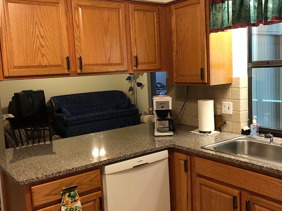 New kitchen with graniite