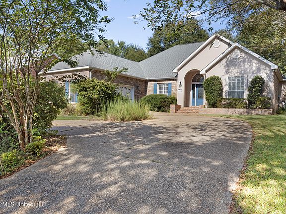 2nd image of 85532 Diamondhead Dr W
