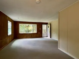 255 Kemp Rd — Photo 4