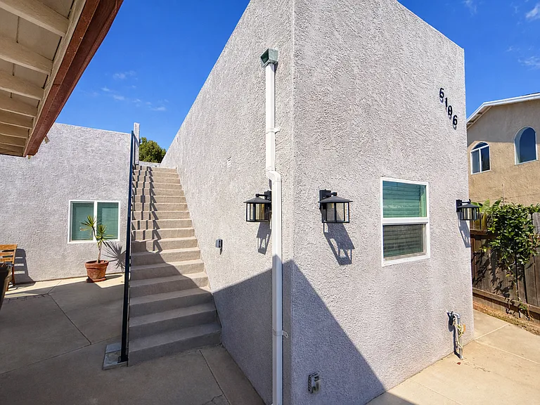 5106 E Falls View Dr — Photo 3