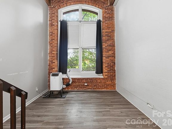 2nd image of 201 S Hoskins Rd APT 219