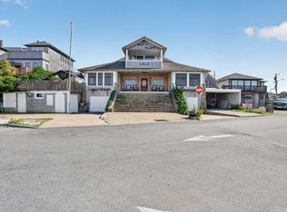 31 Circuit Ave, Oak Bluffs, MA 02557