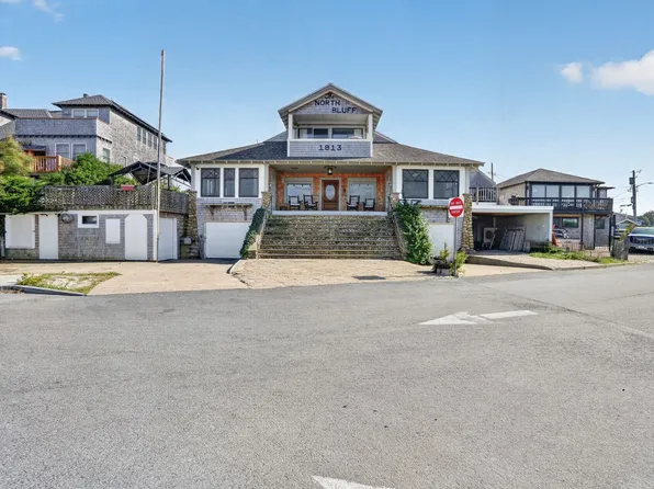 31 Circuit Ave, Oak Bluffs, MA 02557