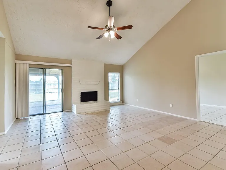 9503 Bent Spur Ln — Photo 4