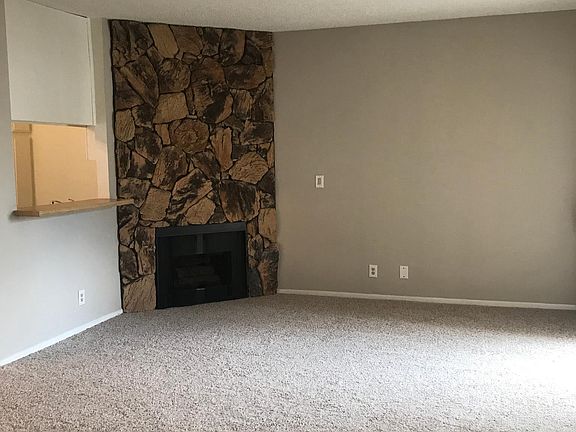 4th image of 6543 Woodman Ave APT 205