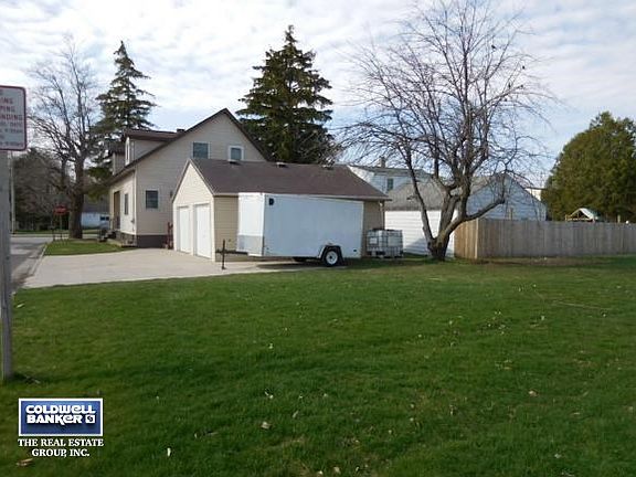 large side lot included