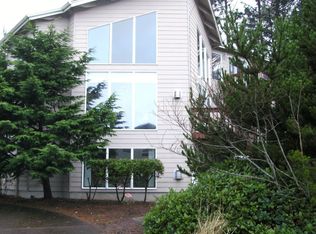 410 SW Pine Ct, Depoe Bay, OR 97341