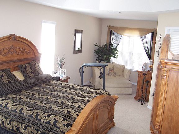 Master Suite w/ Sitting Room