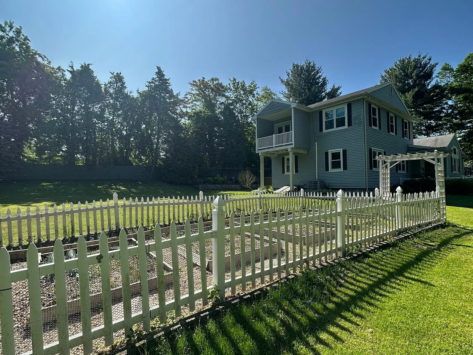 5 bed, 2246 sqft, $3,500 — Photo 4