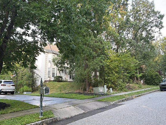 3rd image of 34 Yarmouth Way