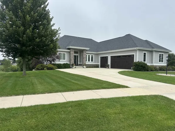 1098 Brynhill Dr, Oregon, WI 53575