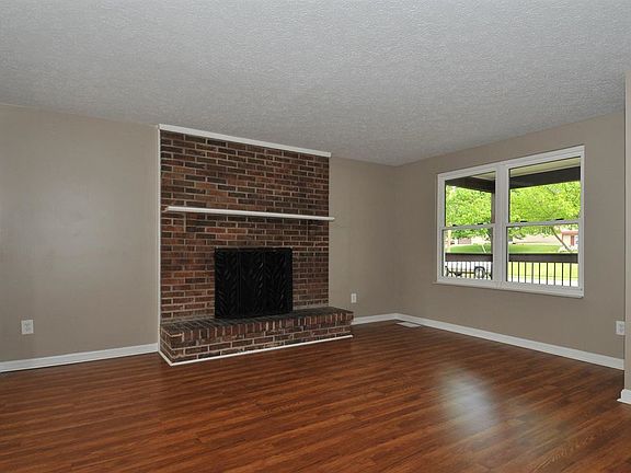 5th image of 8355 Tamarack Dr