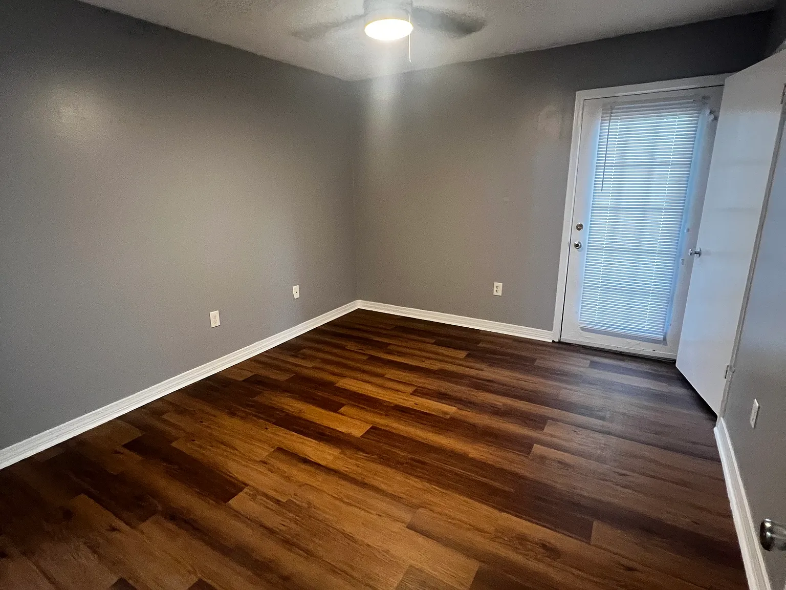 2 bed, 1400 sqft, $1,000 — Photo 3