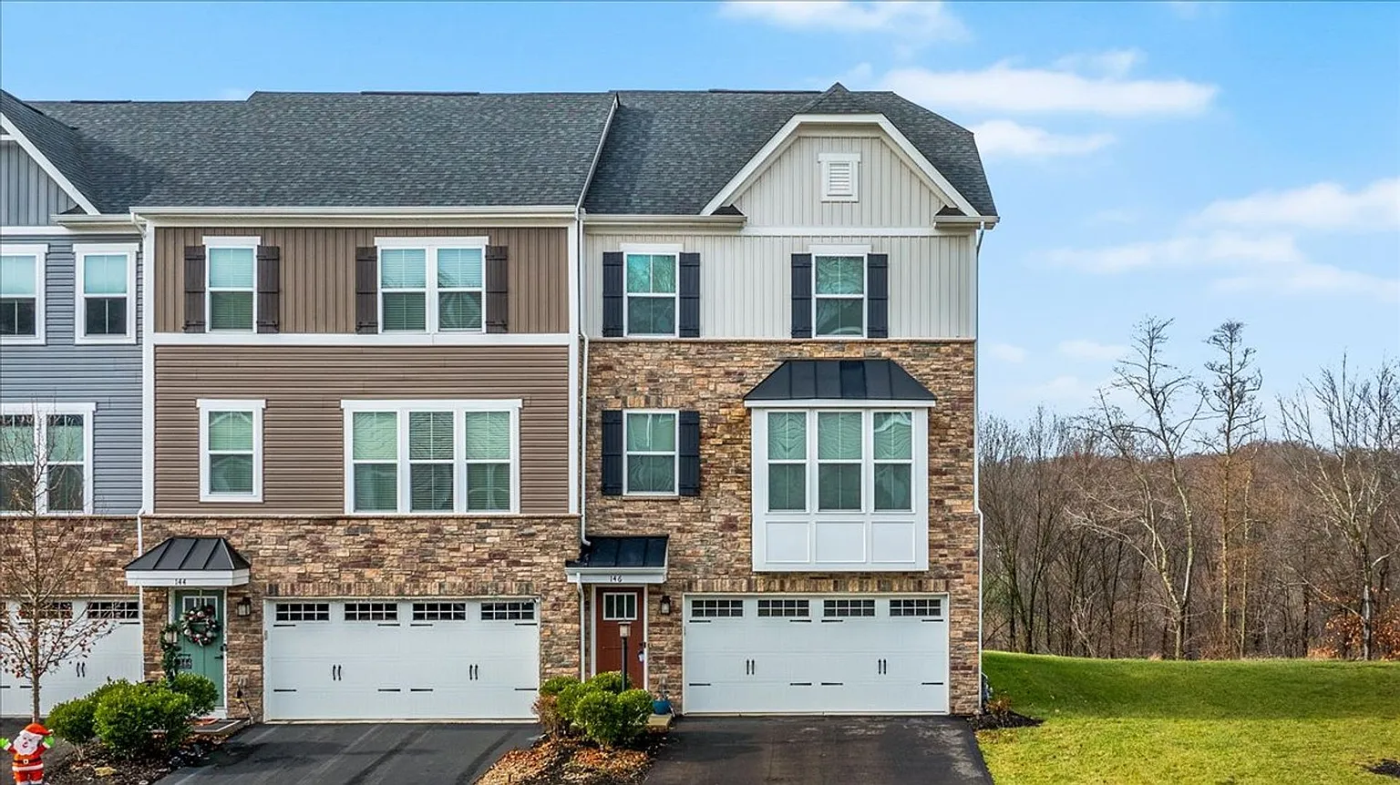 146 Curtis Ct photo 1