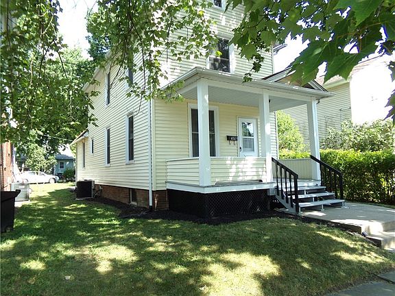 2nd image of 416 11th St NE