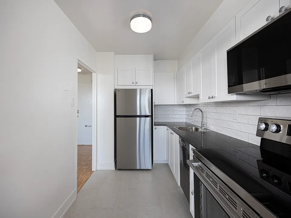 30 Esterbrooke Ave
