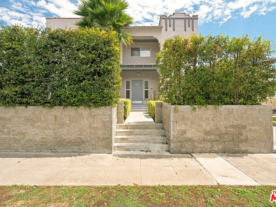 840 N Fuller Ave