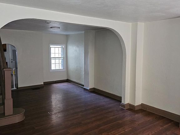 5th image of 409 Genesee St