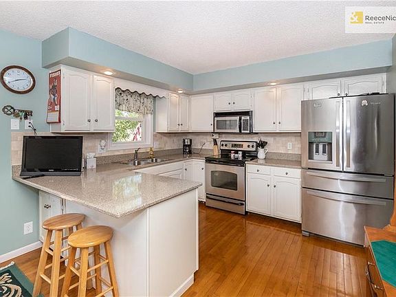 4th image of 1701 Buckingham St