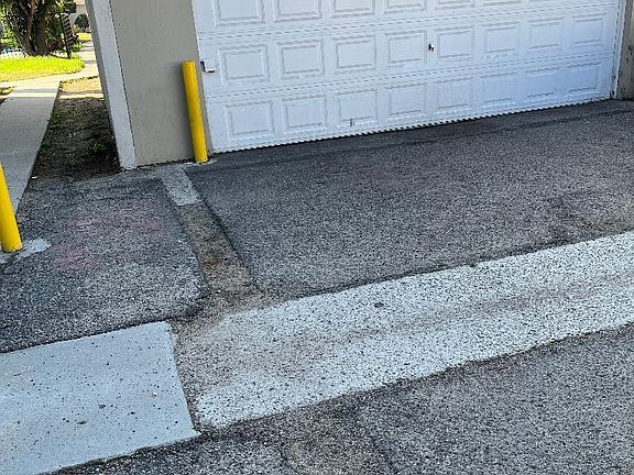 detached garage