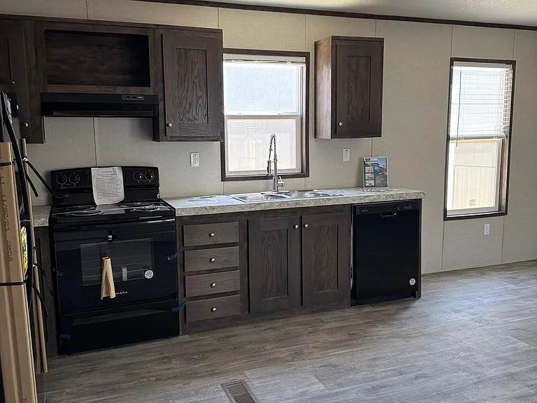 1128 E Main St — Photo 2