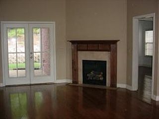 1st image of 102 Trumpet Vine Ln