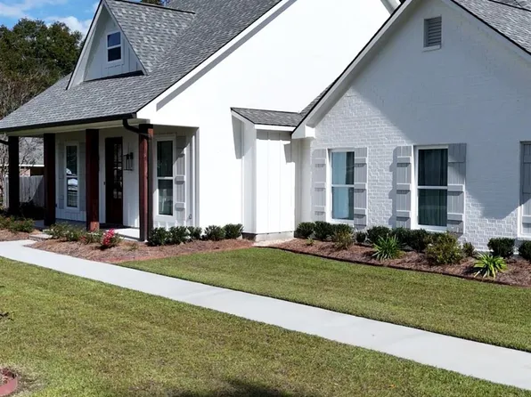 32800 Kirbywood Dr, Walker, LA 70785