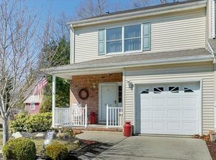 8 Goldsmith Dr, Spotswood, NJ 08884