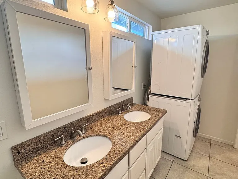 3190 Claremore Ave — Photo 6