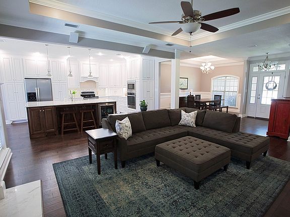 2nd image of 4745 Grand Cir