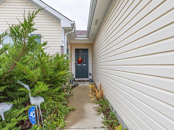 5th image of 895 Briarstone Dr