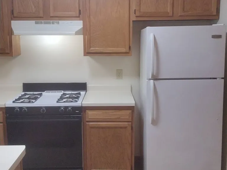 1770 W State St — Photo 3