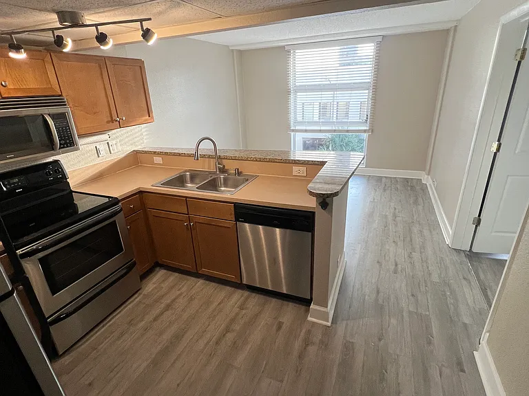 151 E Washington St #407 — Photo 1