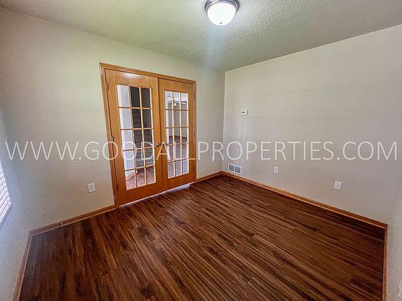 4th image of 2290 SE Prairie Creek Dr