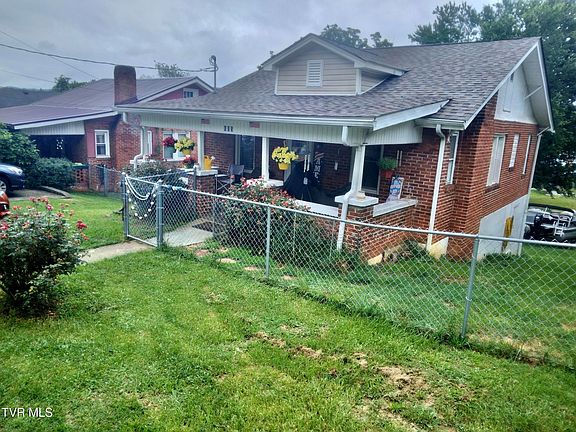 3rd image of 605 Beechwood Dr