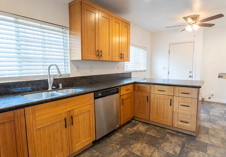 6765 Lemon Ave — Photo 13
