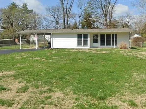 241 Sunset Dr, Ballwin, MO 63011